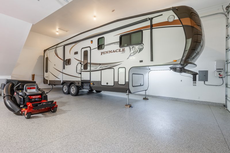 RV bay