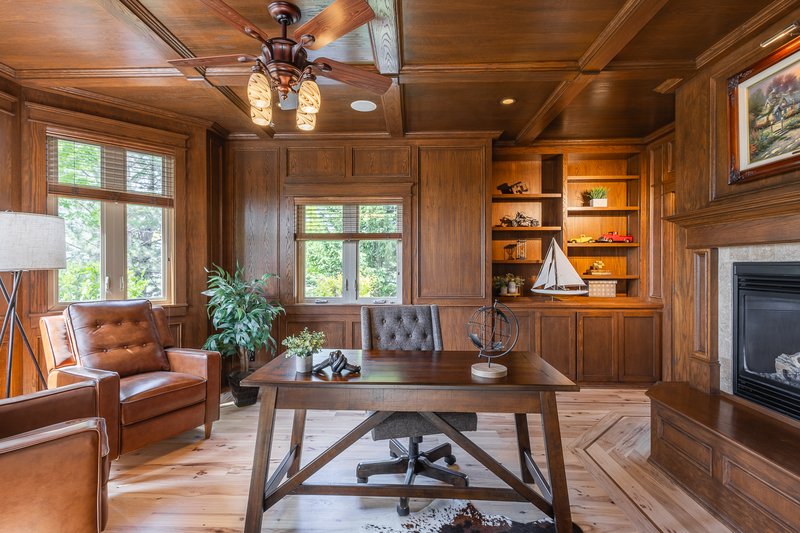 Library / smoking room